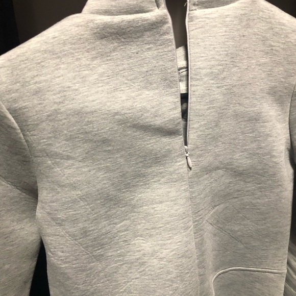 Sweater with a bow - Picture 3 of 7